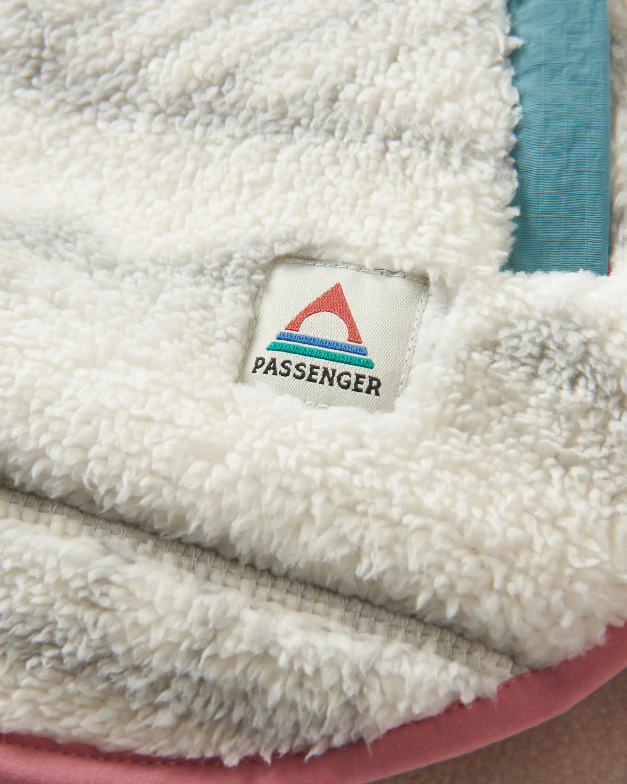 Beaumont Recycled Sherpa Hooded Fleece - Mountain Geo Vintage White - Image 3