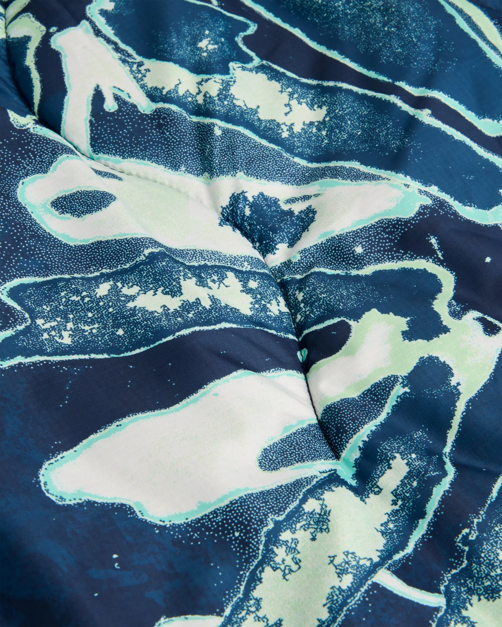 Cabin Recycled Sherpa Blanket - Frost Rich Navy - Image 3