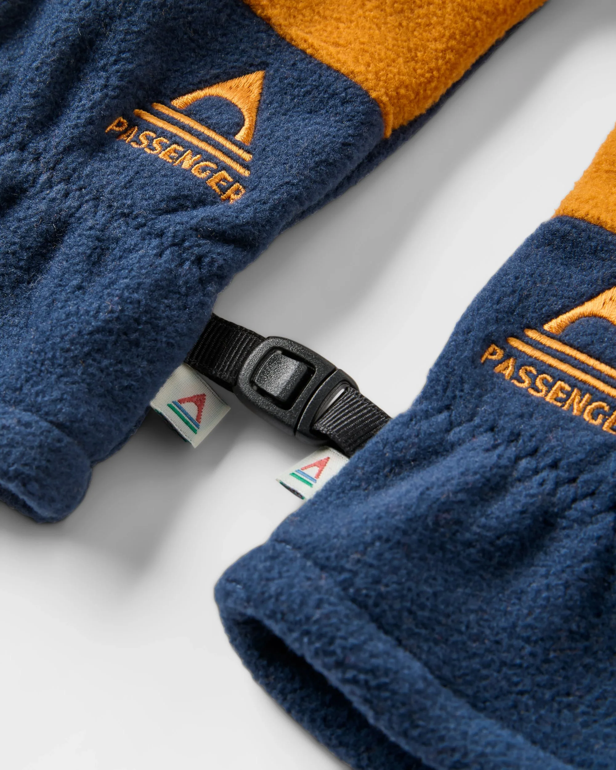 Daytrip Recycled Polar Fleece Gloves - Rich Navy/ Retro Orange - Image 3