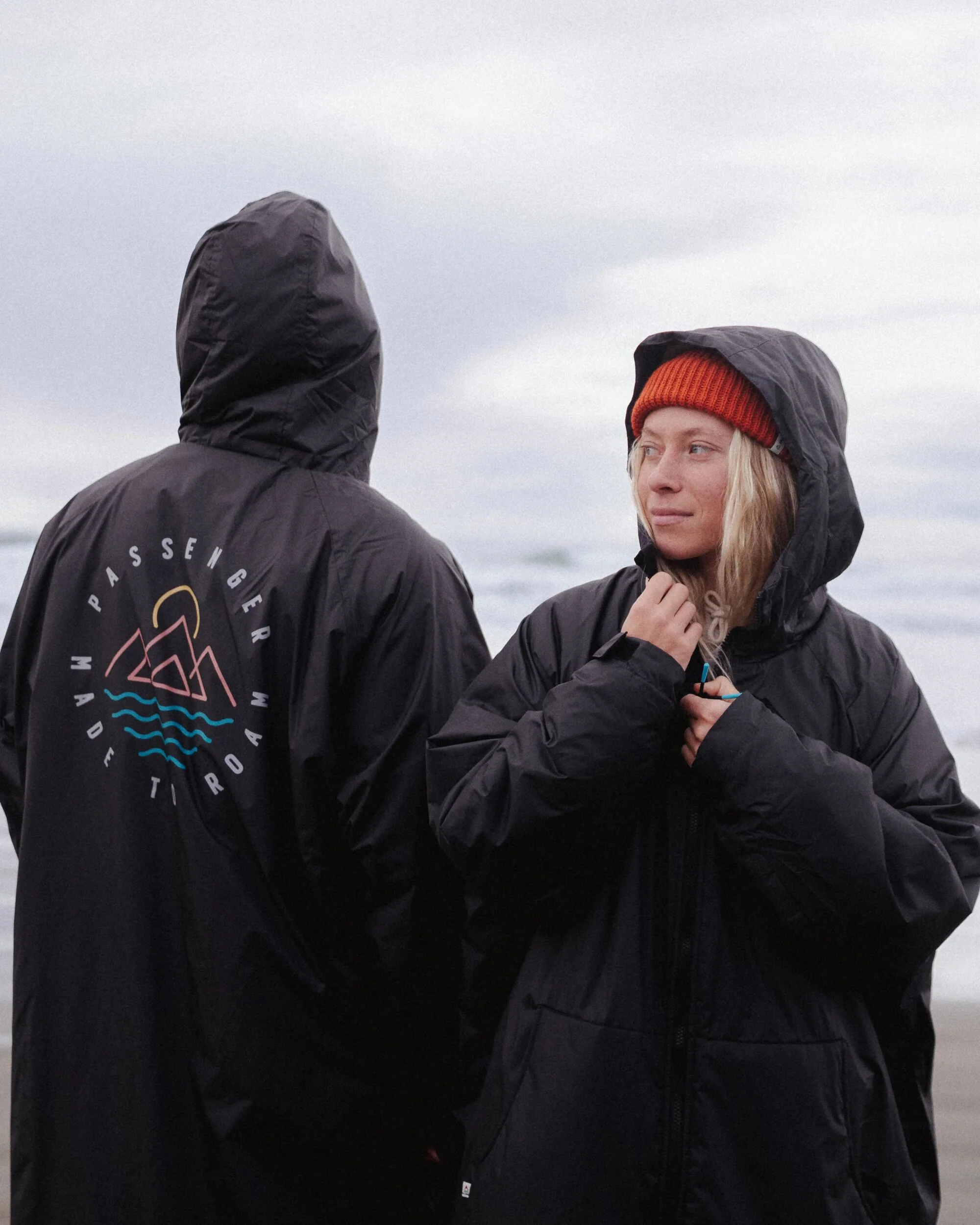 Escapism Recycled Sherpa Lined Changing Robe - Black - Image 8