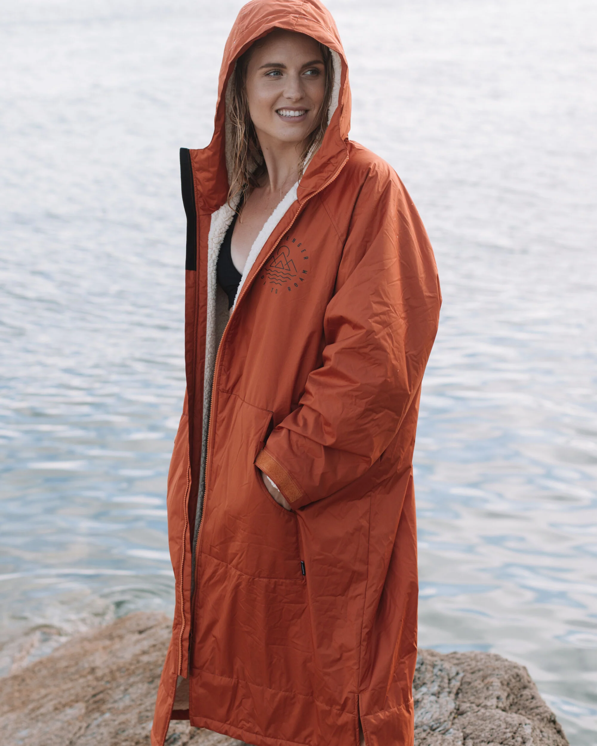 Escapism Recycled Sherpa Lined Changing Robe - Rust - Image 4