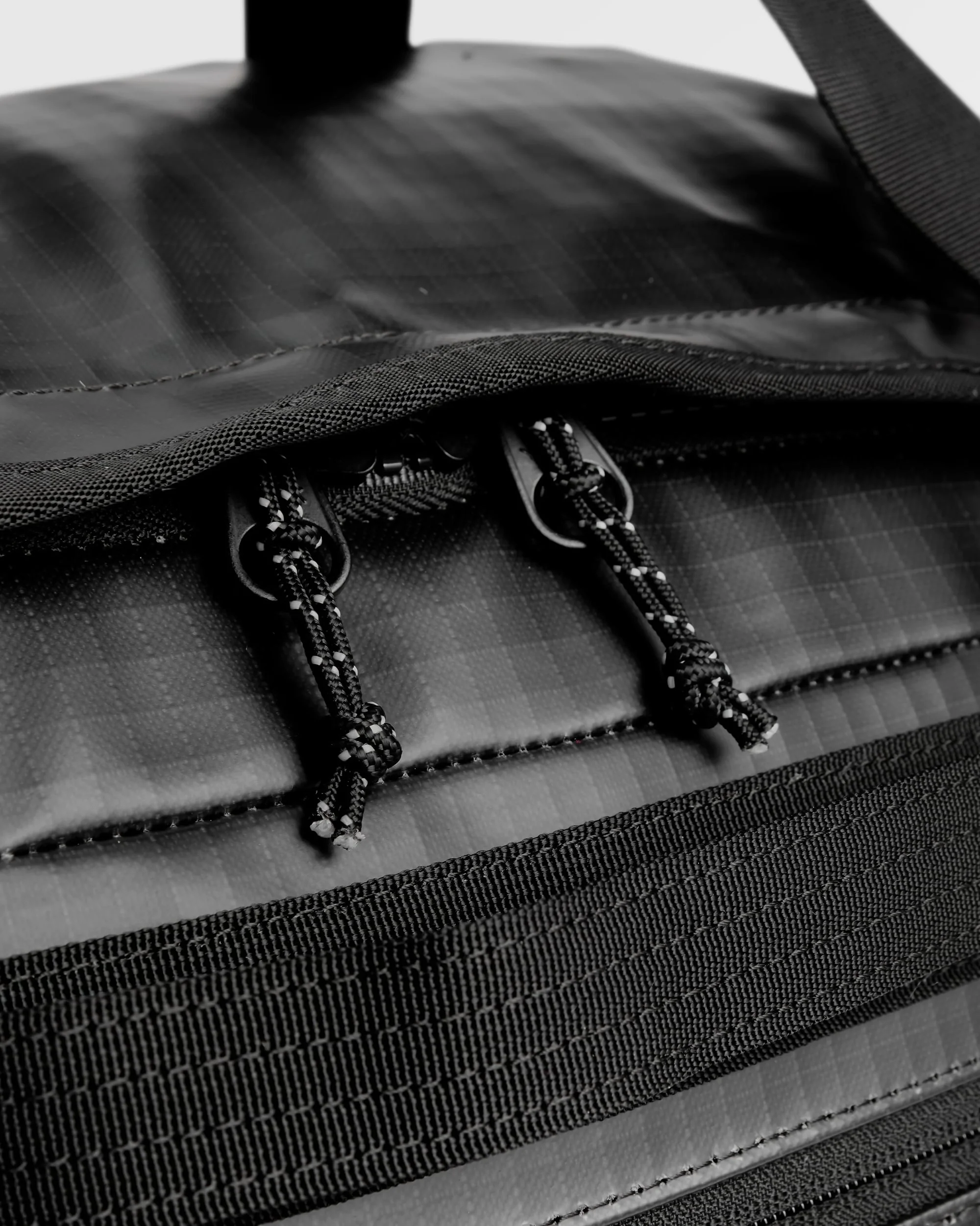 Roamer Recycled 40L Duffel Bag - Phantom Black - Image 13